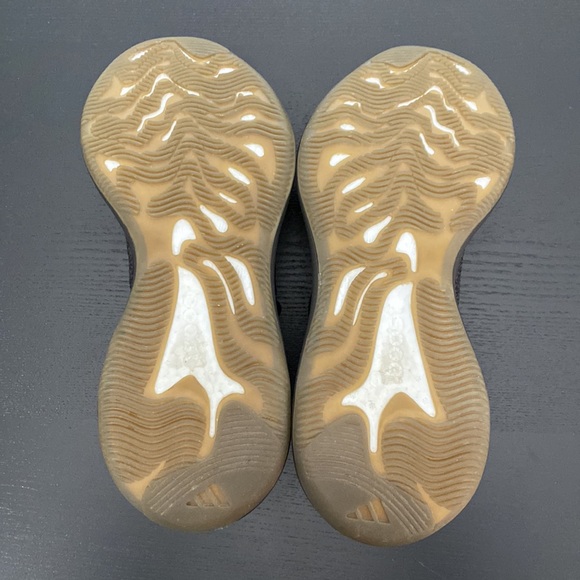 Yeezy Boost 380 Adult - Onyx - Size 10 - Picture 5 of 14